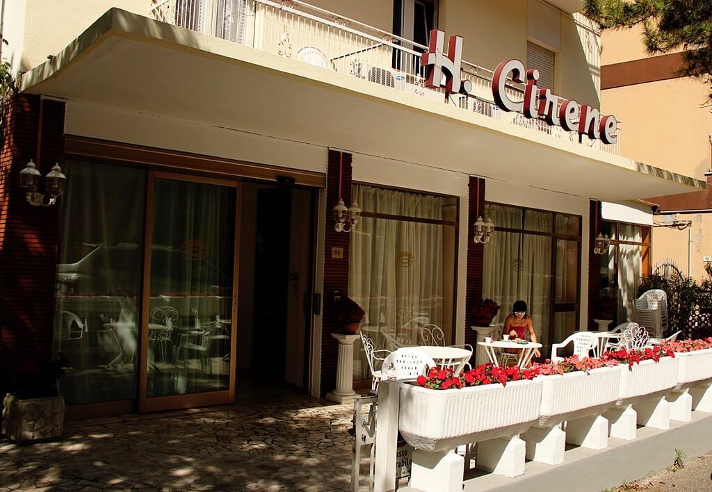 Hotel Cirene Rímini Exterior foto